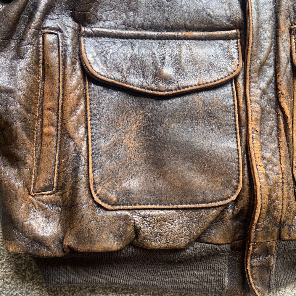 AVIREX TYPE A-2 ARMY AIR VINTAGE DISTRESSED LEATHER JACKET MADE IN THE USA - Picture 5 of 16